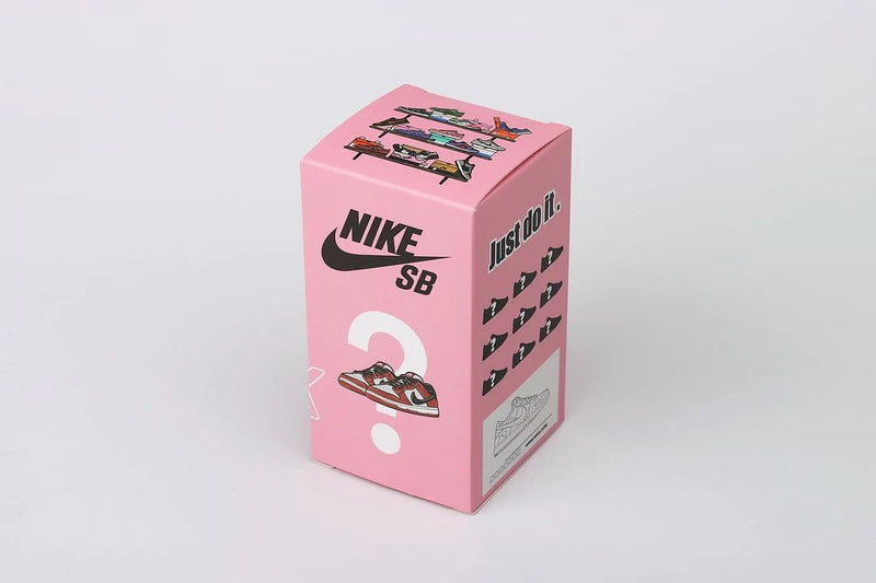 Mystery Box - Mini Sneakers - Unidades