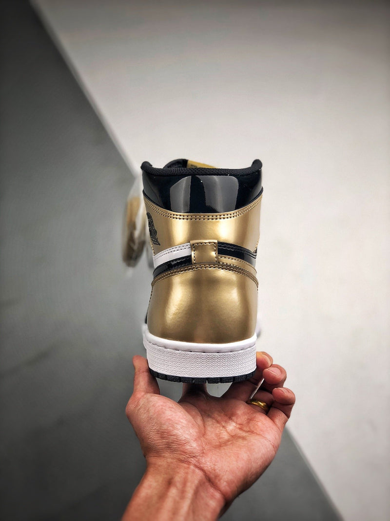 Air Jordan 1 High "Gold Toe"
