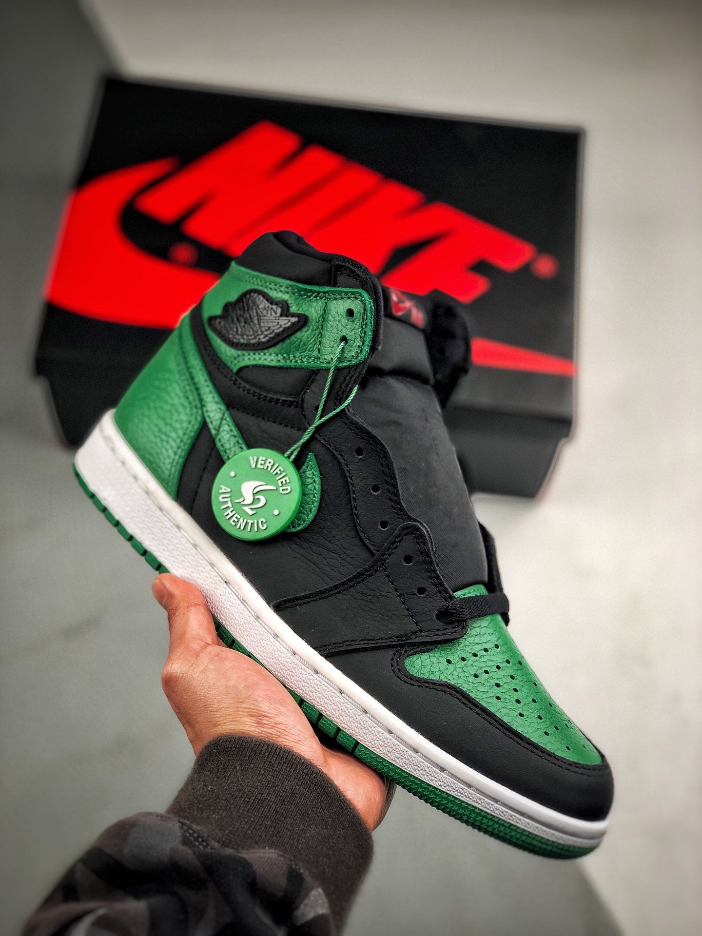 Air jordan 1 pine green store release date