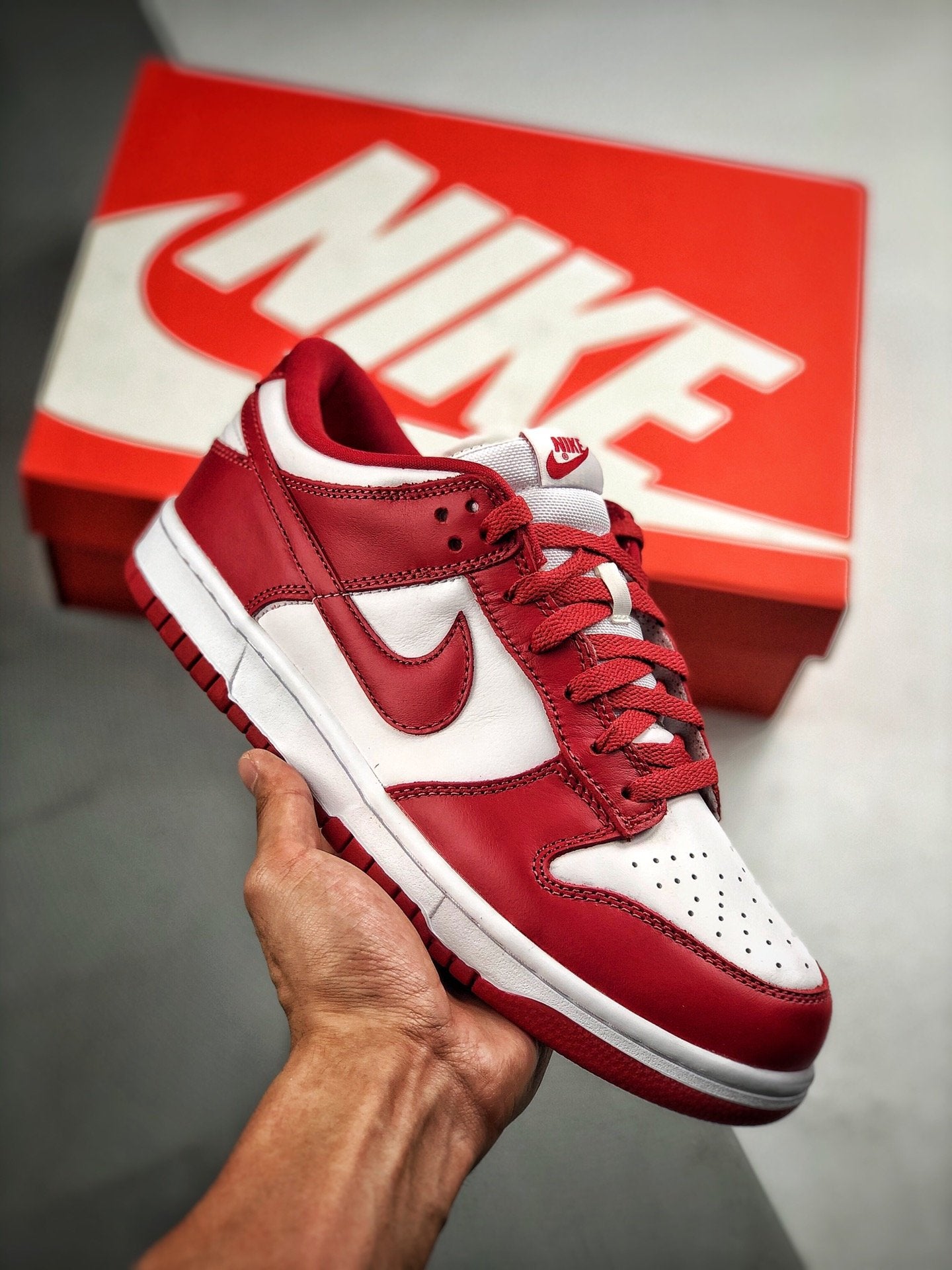 Nike sb dunk store low university red