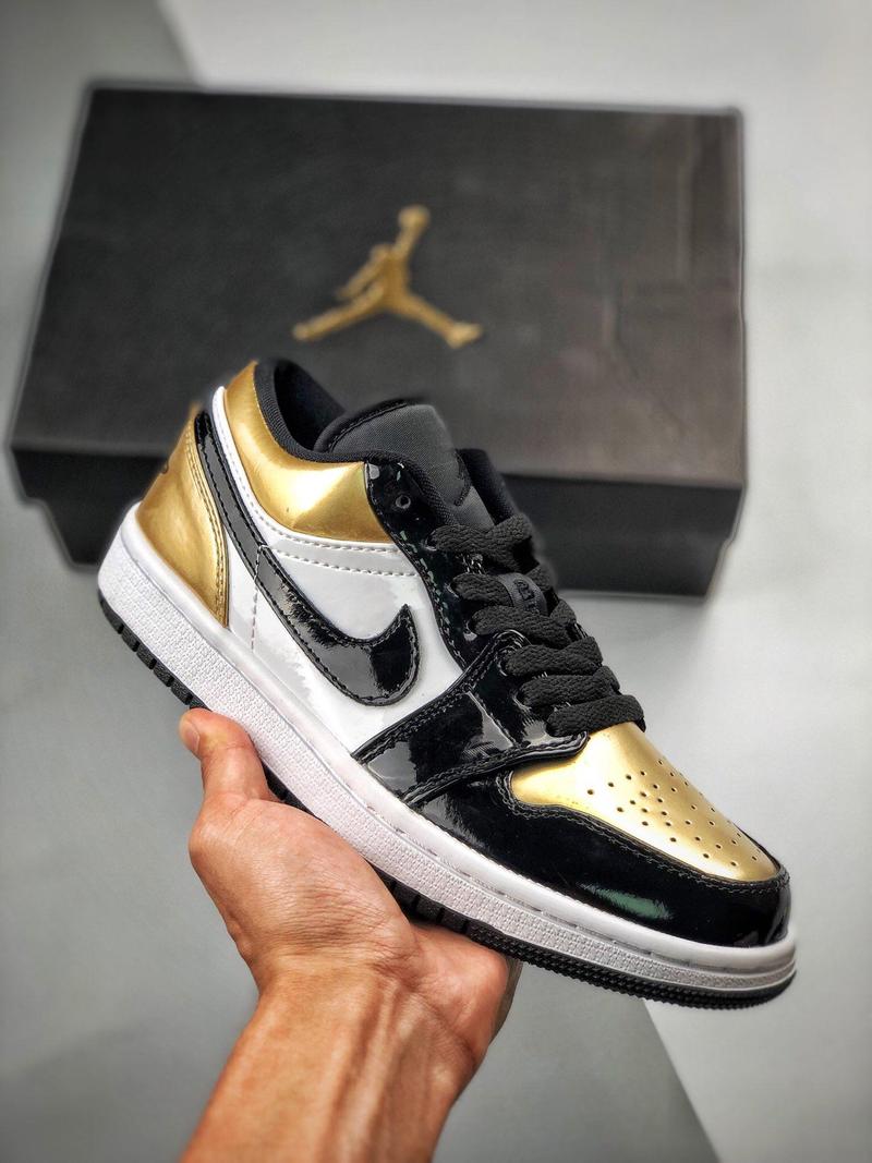 Air jordan 1 low store gold toe release date