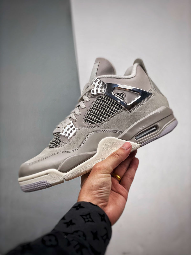 AIR JORDAN 4 RETRO FROZEN MOMENTS