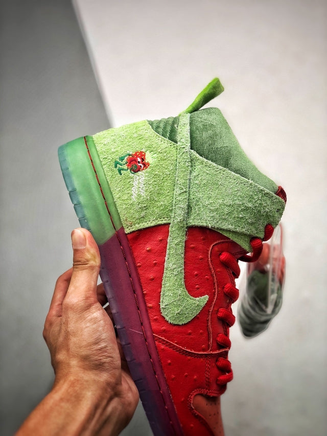 Nike SB Dunk HIgh "Strawberry Cough"