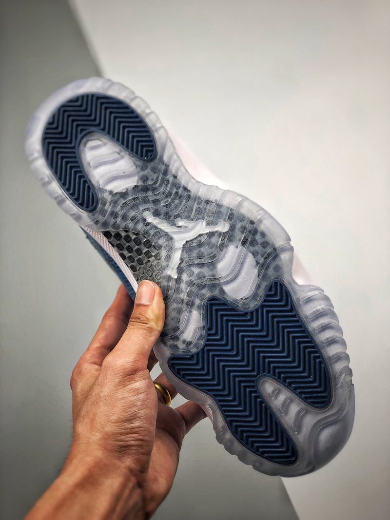 Air Jordan 11 Low "Navy Snakeskin"