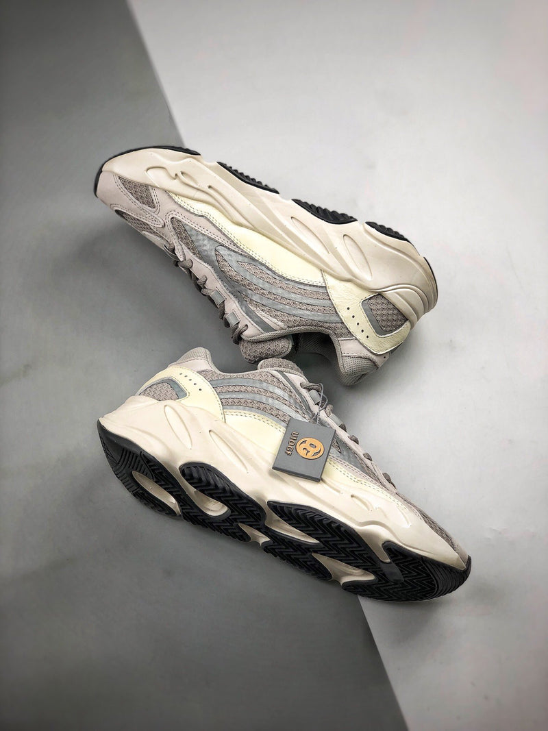 Yeezy 700 V2 "Cream"