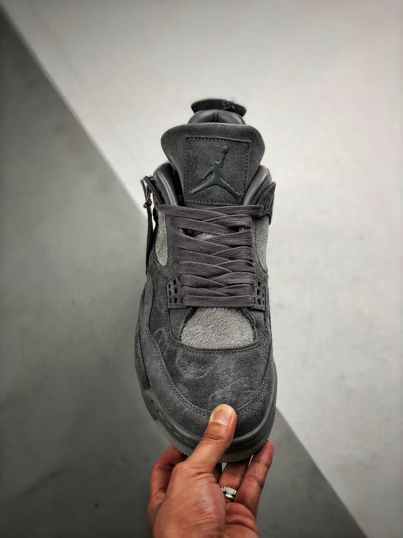 Air Jordan 4 Retro "Kaws"