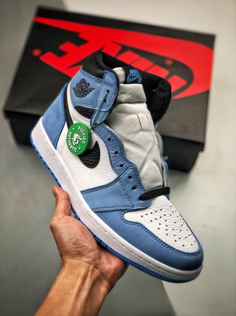 Air Jordan 1 Retro High "University Blue"