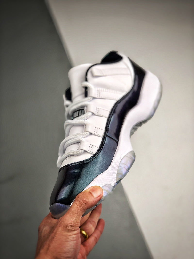 Air Jordan 11 Low "Esmerald"