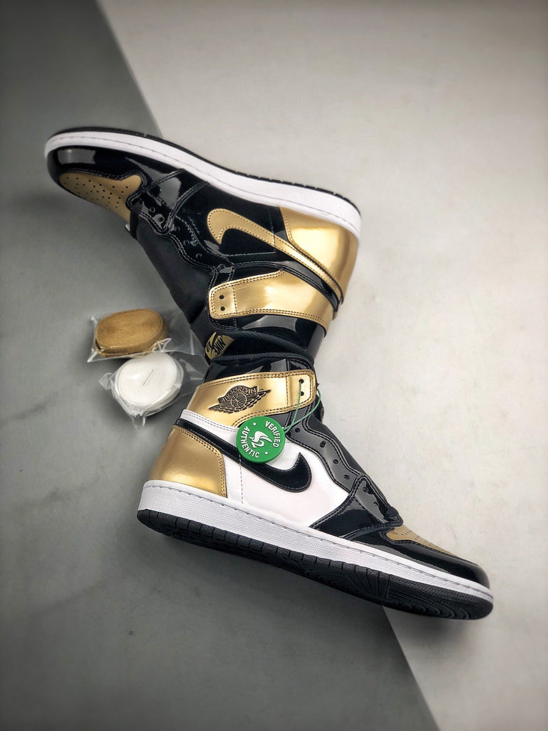 Air Jordan 1 High "Gold Toe"