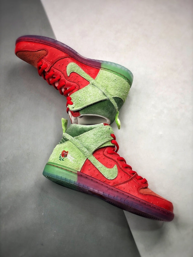 Nike SB Dunk HIgh "Strawberry Cough"