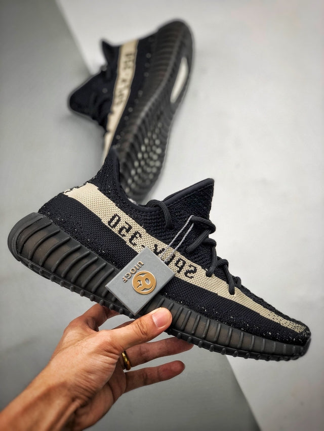 Yeezy 350 V2 "Oreo"