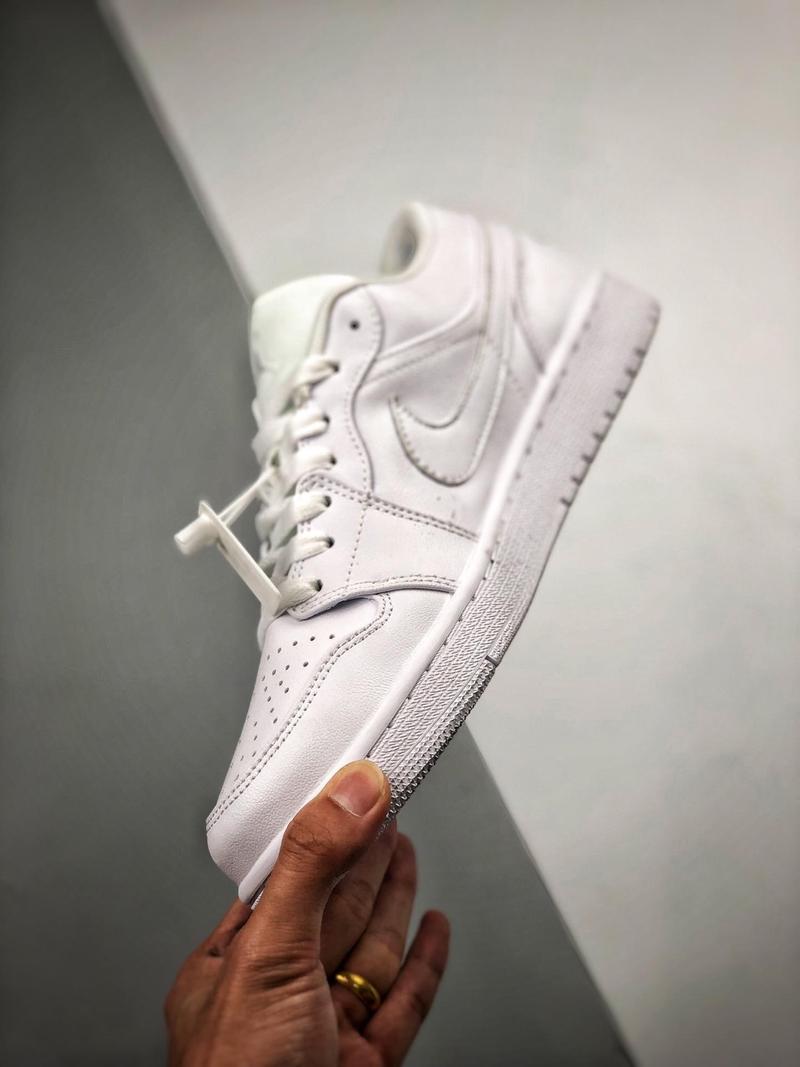 Air Jordan 1 Low "Triple White"