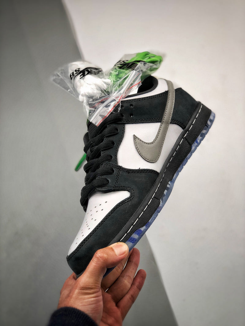 Sb dunk store x staple panda