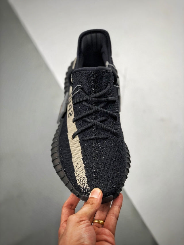 Yeezy 350 V2 "Oreo"