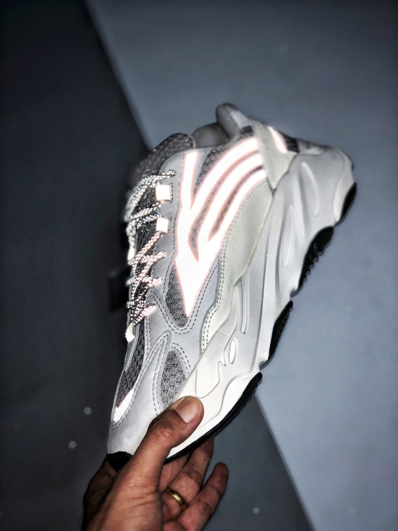 Yeezy 700 V2 "Cream"