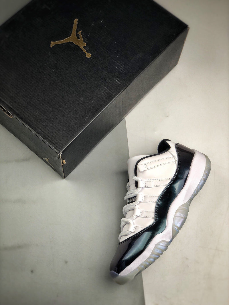 Air Jordan 11 Low "Esmerald"