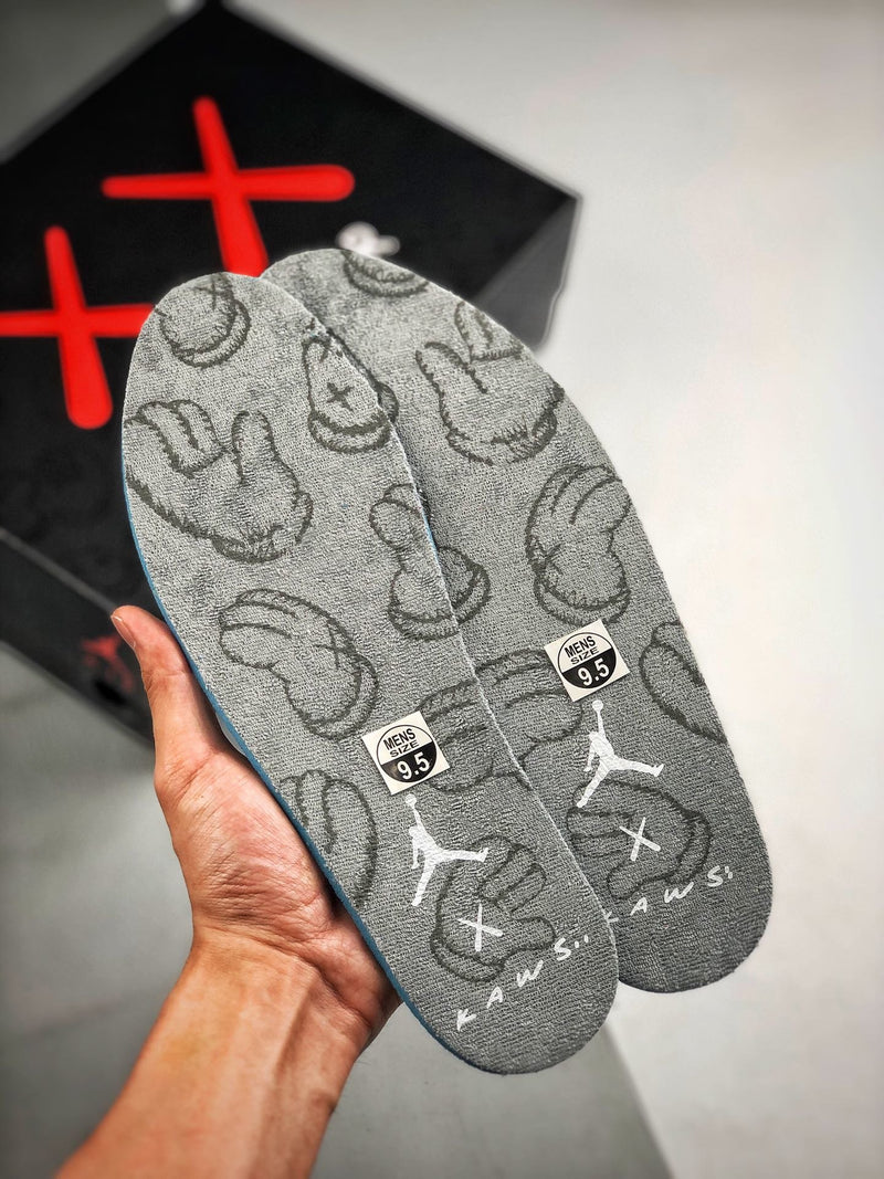 Air Jordan 4 Retro "Kaws"