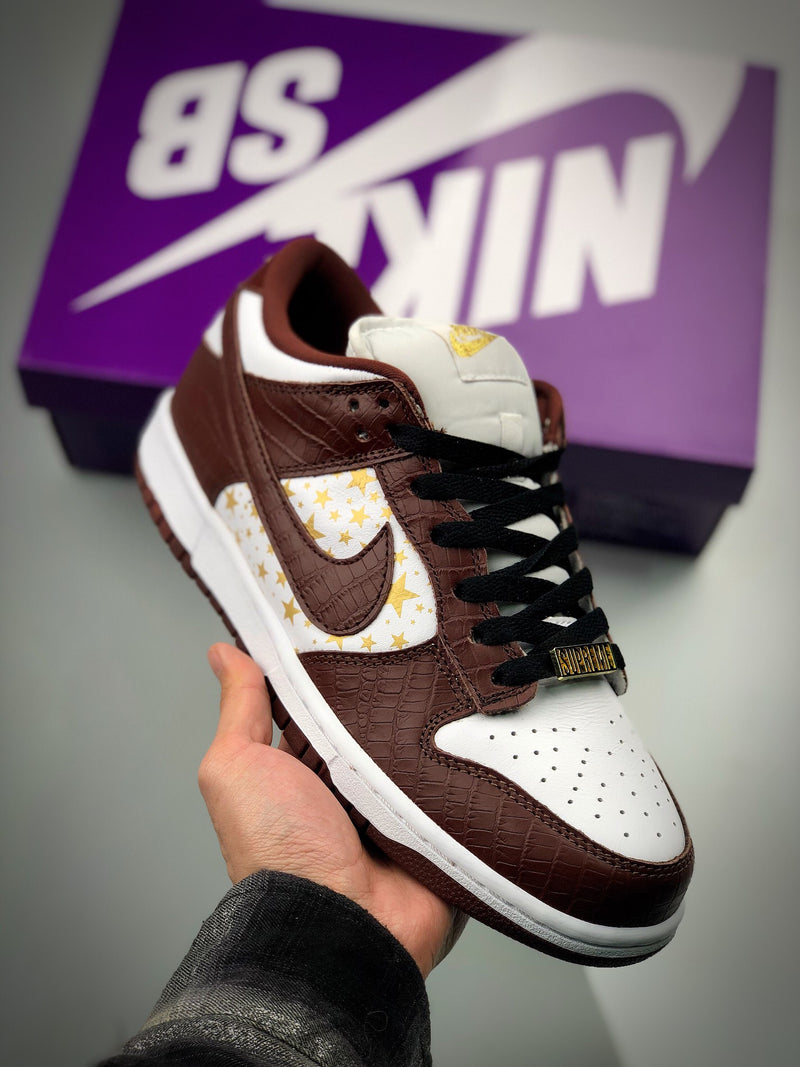 SB Dunk Low x Supreme "Stars Barkroot Brown "