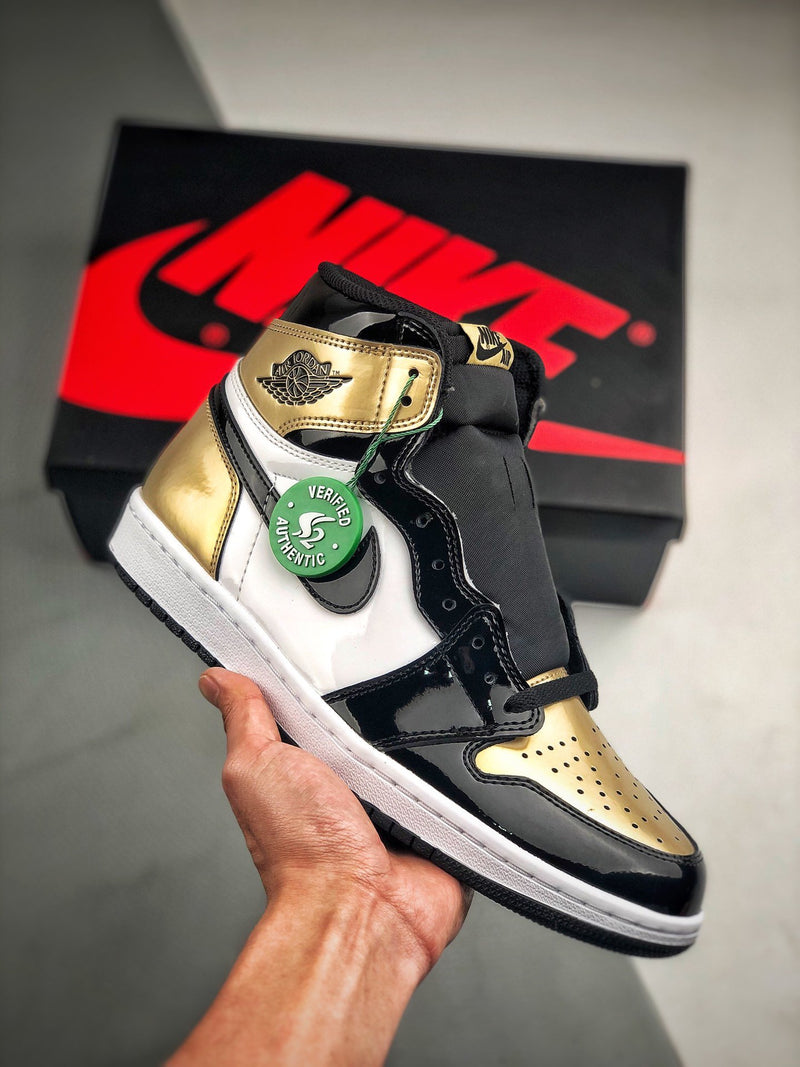 Air Jordan 1 High "Gold Toe"