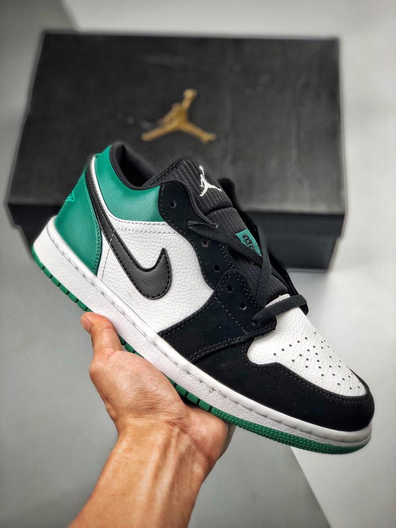 Air Jordan 1 Low "Mystic Green"