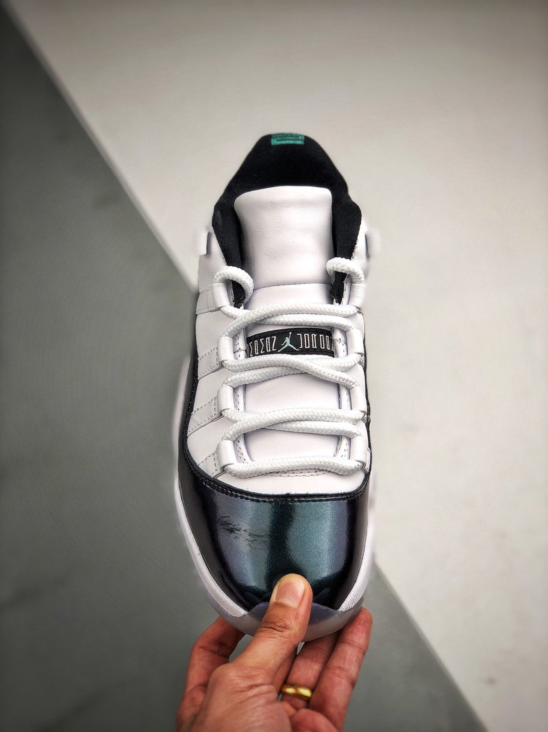 Air Jordan 11 Low "Esmerald"