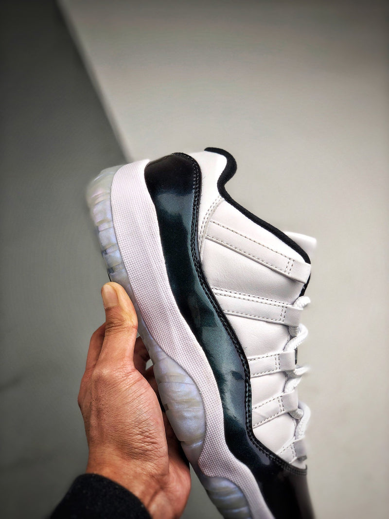 Air Jordan 11 Low "Esmerald"