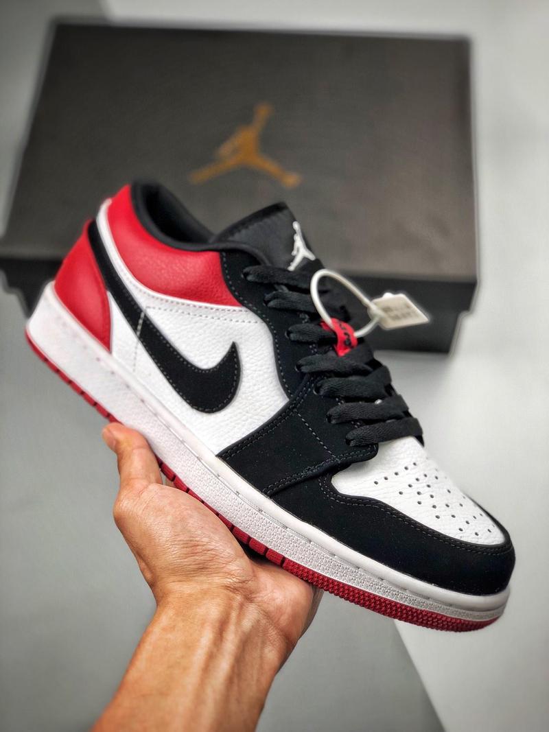 Air Jordan 1 Low "Black Toe"