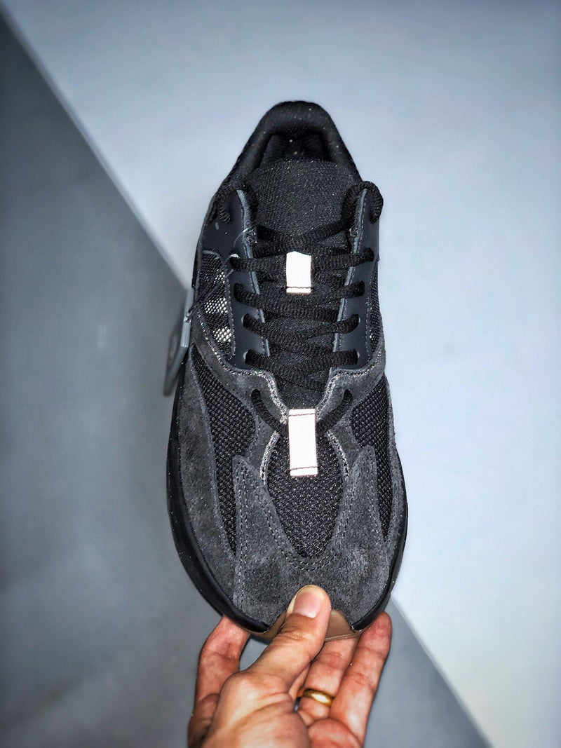 Yeezy 700 "Utility Black"