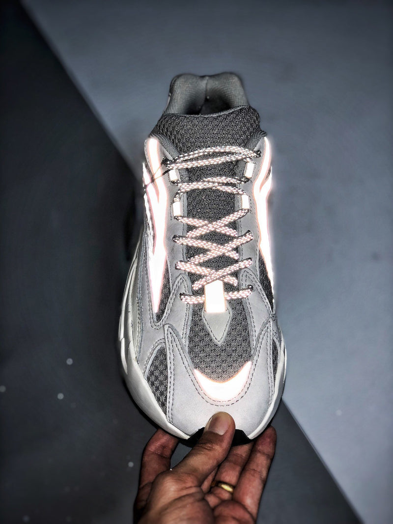 Yeezy 700 V2 "Cream"